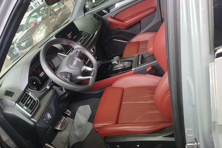 Used Audi Q5L 2025 40 TFSI Luxury Dynamic Edition Left Front Seat