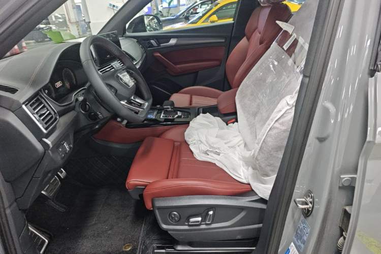 Used Audi Q5L 2025 quattro 45th Anniversary Edition 40 TFSI Luxury Dynamic Model Left Front Seat