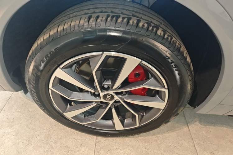 Used Audi Q5L 2025 40 TFSI Luxury Dynamic Edition Left Front Wheel Hub