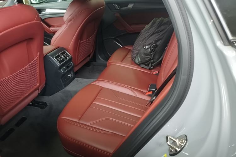 Used Audi Q5L 2025 40 TFSI Luxury Dynamic Edition Left Rear Seat