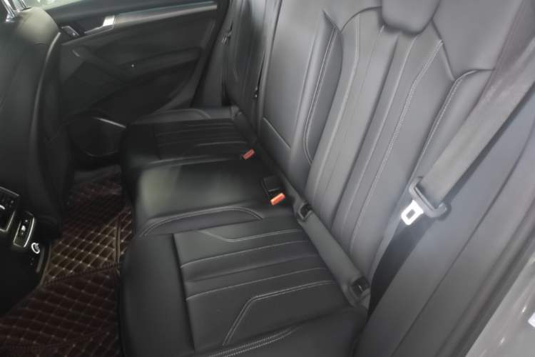 Used Audi Q5L 2025 40 TFSI Luxury Dynamic Edition Left Rear Seat
