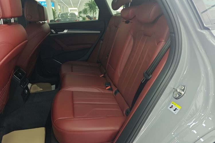 Used Audi Q5L 2025 40 TFSI Luxury Dynamic Edition Left Rear Seat
