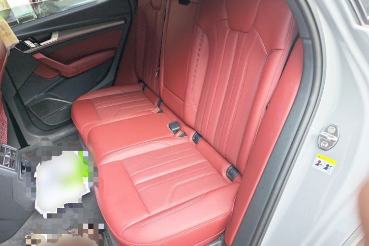 Used Audi Q5L 2025 quattro 45th Anniversary Edition 45 TFSI Luxury Dynamic Model Left Rear Seat