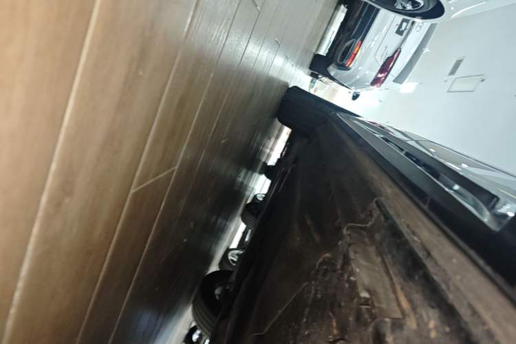 Used Audi Q5L 2025 40 TFSI Luxury Dynamic Edition Left Side Sill