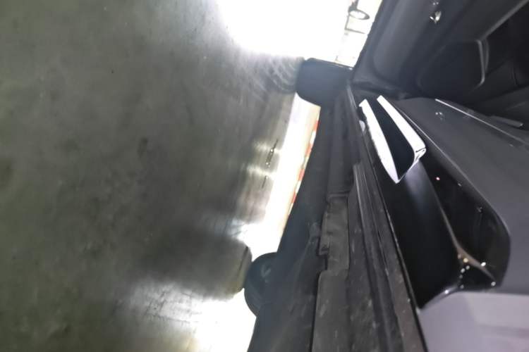 Used Audi Q5L 2025 40 TFSI Luxury Dynamic Edition Left Side Sill
