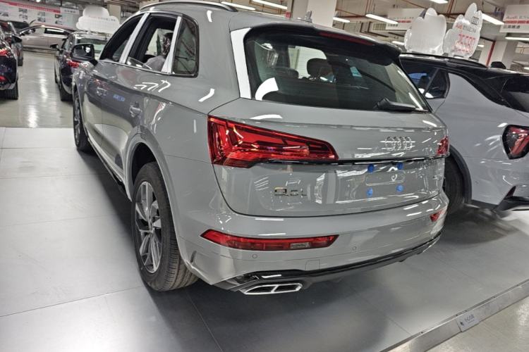 Used Audi Q5L 2025 quattro 45th Anniversary Edition 40 TFSI Luxury Dynamic Model Rear Left 45 Deg