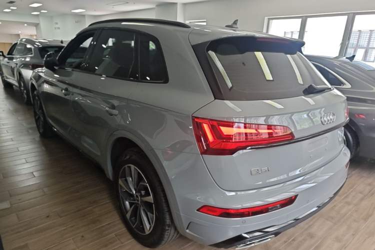 Used Audi Q5L 2025 40 TFSI Luxury Dynamic Edition Rear Left 45 Deg