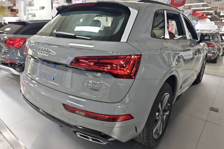 Used Audi Q5L 2025 quattro 45th Anniversary Edition 40 TFSI Luxury Dynamic Model Rear Right 45 Deg