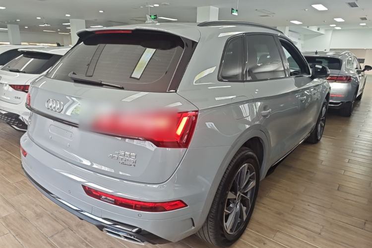 Used Audi Q5L 2025 40 TFSI Luxury Dynamic Edition Rear Right 45 Deg