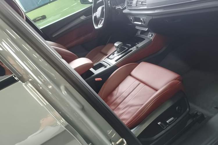 Used Audi Q5L 2025 40 TFSI Luxury Dynamic Edition Right Front Seat