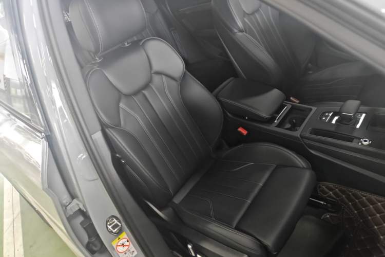 Used Audi Q5L 2025 40 TFSI Luxury Dynamic Edition Right Front Seat