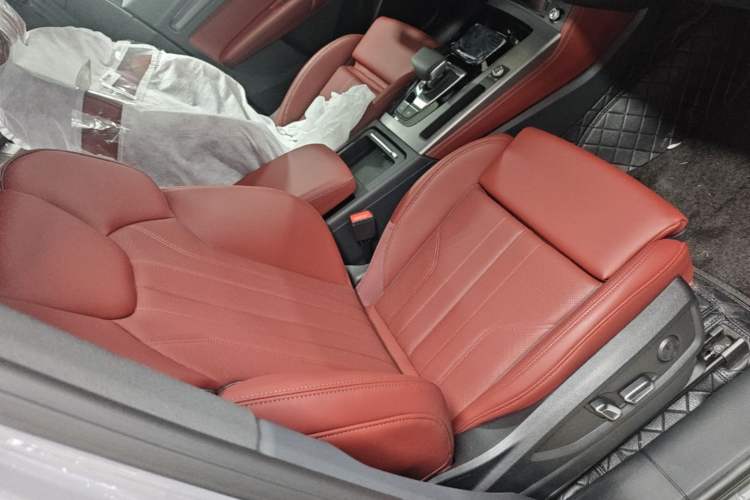 Used Audi Q5L 2025 quattro 45th Anniversary Edition 40 TFSI Luxury Dynamic Model Right Front Seat