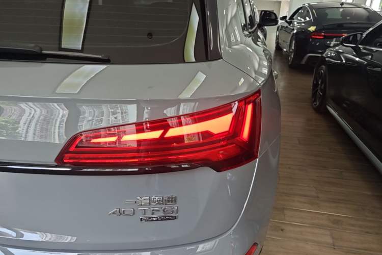 Used Audi Q5L 2025 40 TFSI Luxury Dynamic Edition Right Rear Taillight
