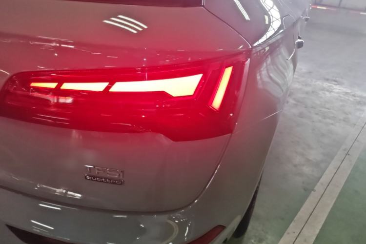 Used Audi Q5L 2025 40 TFSI Luxury Dynamic Edition Right Rear Taillight