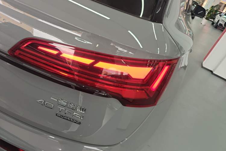 Used Audi Q5L 2025 40 TFSI Luxury Dynamic Edition Right Rear Taillight