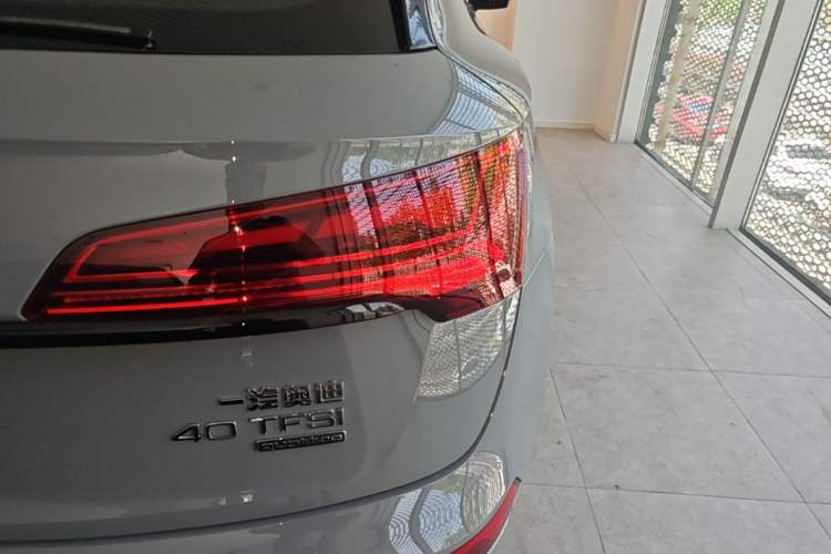 Used Audi Q5L 2025 40 TFSI Luxury Dynamic Edition Right Rear Taillight