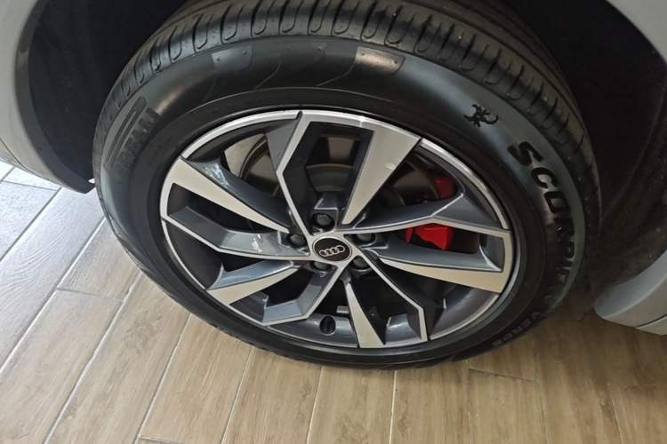 Used Audi Q5L 2025 40 TFSI Luxury Dynamic Edition Right Rear Wheel Hub