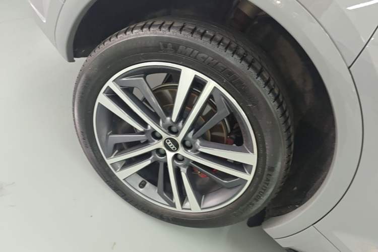 Used Audi Q5L 2025 40 TFSI Luxury Dynamic Edition Right Rear Wheel Hub
