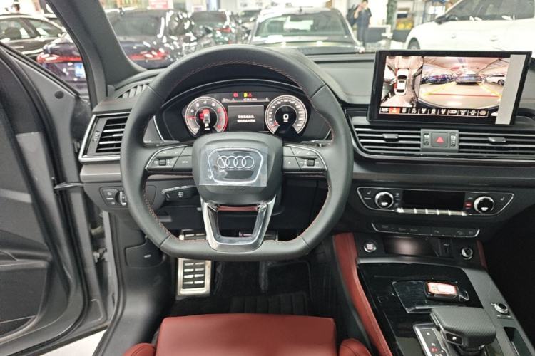 Used Audi Q5L 2025 quattro 45th Anniversary Edition 40 TFSI Luxury Dynamic Model Steering Wheel