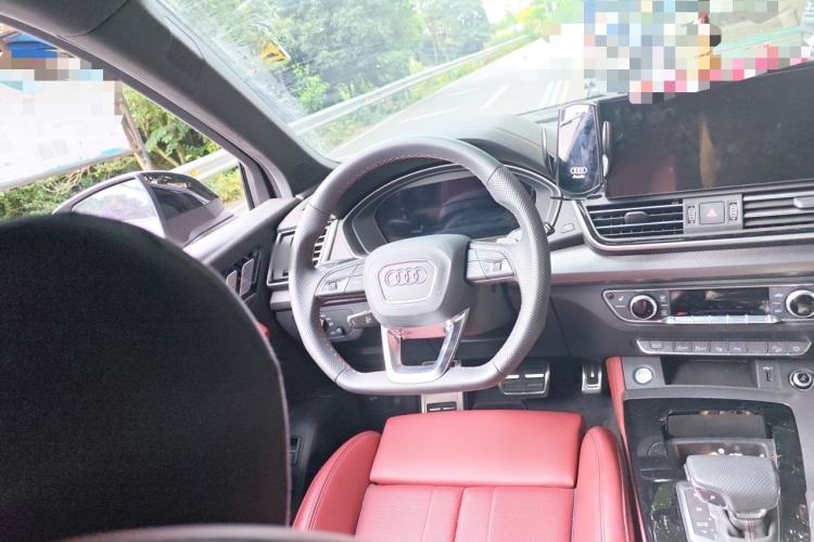 Used Audi Q5L 2025 quattro 45th Anniversary Edition 45 TFSI Luxury Dynamic Model Steering Wheel