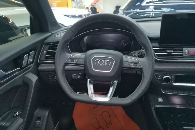 Used Audi Q5L 2025 45 TFSI Luxury Dynamic Edition Steering Wheel