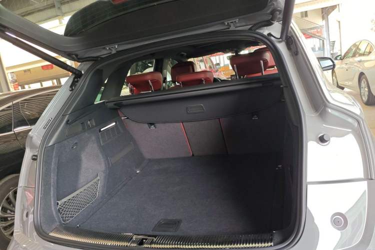 Used Audi Q5L 2025 quattro 45th Anniversary Edition 40 TFSI Luxury Dynamic Model Trunk
