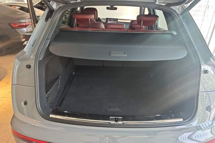Used Audi Q5L 2025 40 TFSI Luxury Dynamic Edition Trunk