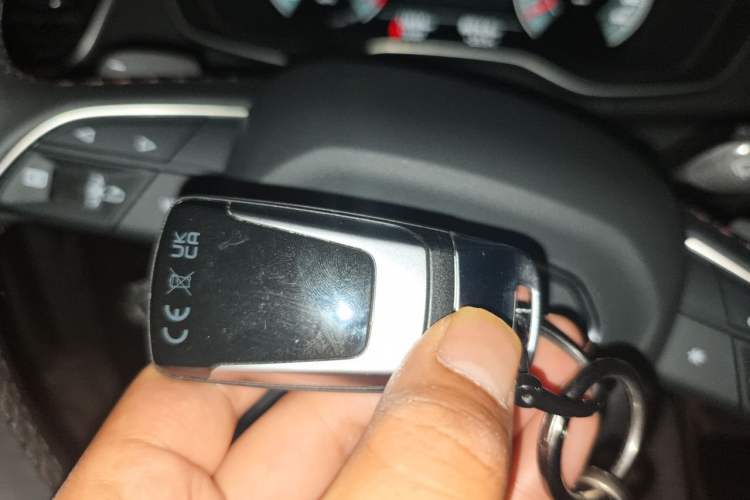 Used Audi Q5L 2025 40 TFSI Luxury Dynamic Edition Vehicle Key
