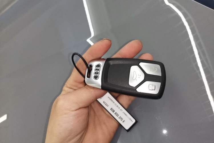 Used Audi Q5L 2025 45 TFSI Luxury Dynamic Edition Vehicle Key