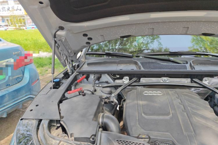 Used Audi Q5L 2025 quattro 45th Anniversary Edition 45 TFSI Luxury Dynamic Model Engine Bay Right