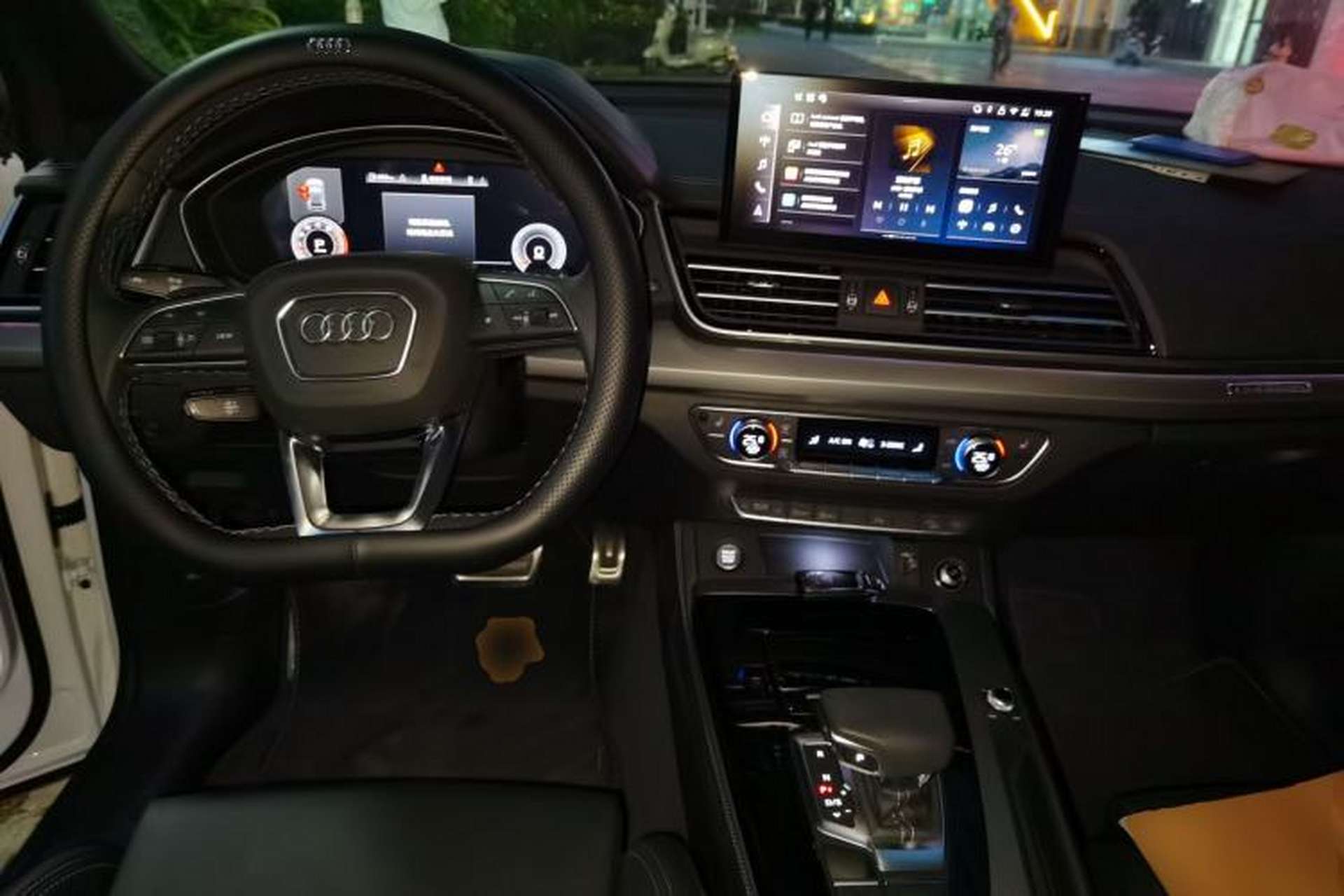 Used Audi Q5L 2025 40 TFSI Luxury Dynamic Edition Center Console