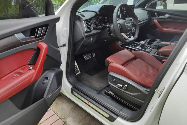 Used Audi Q5L 2025 quattro 45th Anniversary Edition 45 TFSI Luxury Dynamic Model Driver Seat