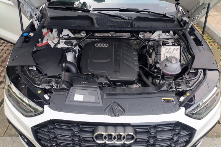Used Audi Q5L 2025 quattro 45th Anniversary Edition 45 TFSI Luxury Dynamic Model Engine Bay