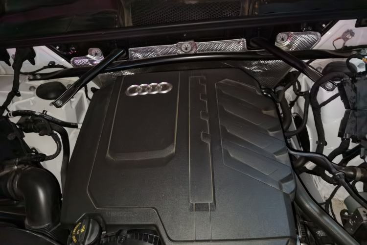 Used Audi Q5L 2025 40 TFSI Luxury Dynamic Edition Engine Bay