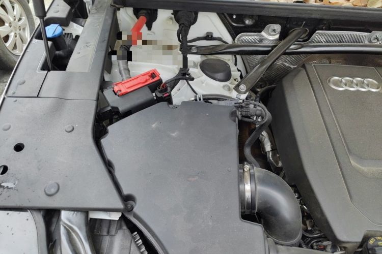Used Audi Q5L 2025 quattro 45th Anniversary Edition 45 TFSI Luxury Dynamic Model Engine Bay Right