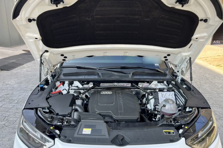 Used Audi Q5L 2025 45 TFSI Luxury Dynamic Edition Engine Bay