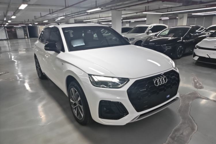 Used Audi Q5L 2025 40 TFSI Luxury Dynamic Edition Front Right 45 Deg