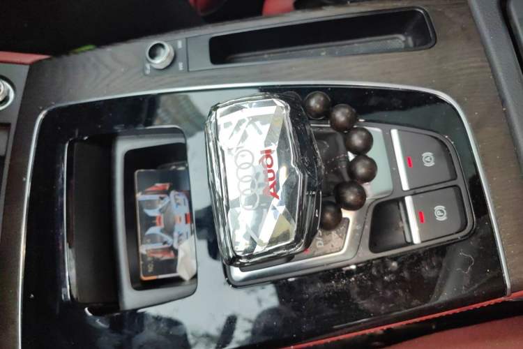 Used Audi Q5L 2025 quattro 45th Anniversary Edition 45 TFSI Luxury Dynamic Model Gear Lever