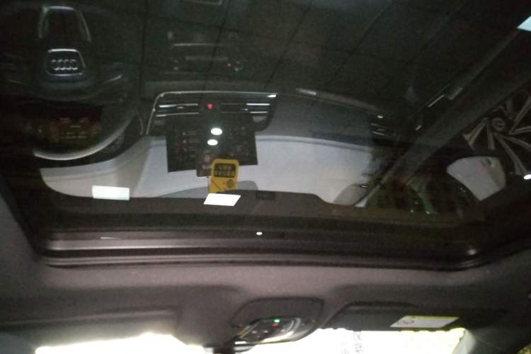 Used Audi Q5L 2025 quattro 45th Anniversary Edition 45 TFSI Luxury Dynamic Model Headliner