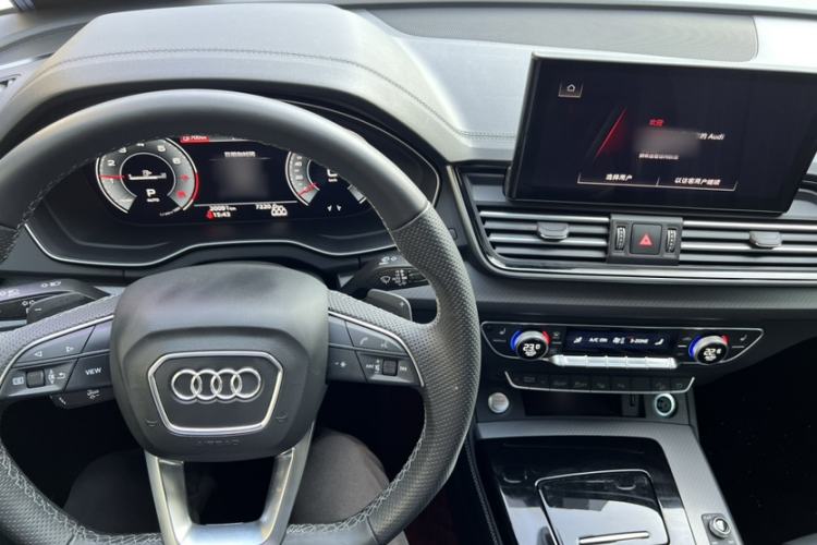 Used Audi Q5L 2025 45 TFSI Luxury Dynamic Edition Interior 4