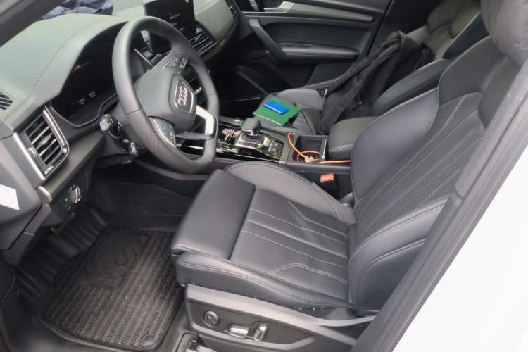 Used Audi Q5L 2025 quattro 45th Anniversary Edition 45 TFSI Luxury Dynamic Model Left Front Seat