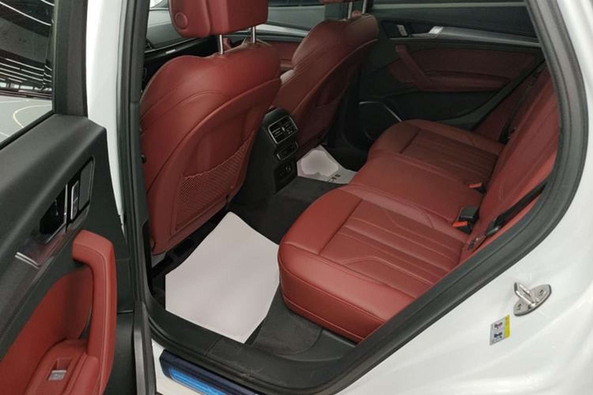 Used Audi Q5L 2025 quattro 45th Anniversary Edition 40 TFSI Luxury Dynamic Model Left Rear Seat