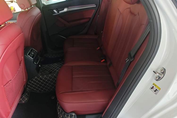 Used Audi Q5L 2025 quattro 45th Anniversary Edition 40 TFSI Luxury Dynamic Model Left Rear Seat