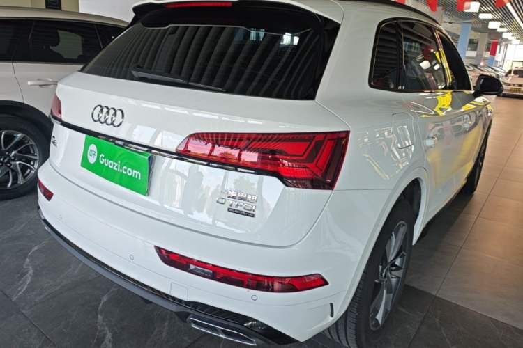 Used Audi Q5L 2025 quattro 45th Anniversary Edition 40 TFSI Luxury Dynamic Model Rear Right 45 Deg