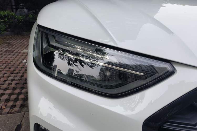 Used Audi Q5L 2025 quattro 45th Anniversary Edition 45 TFSI Luxury Dynamic Model Right Front Headlight
