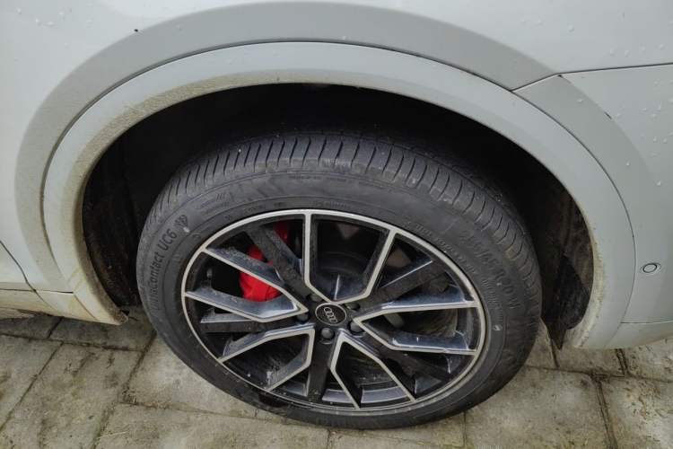 Used Audi Q5L 2025 quattro 45th Anniversary Edition 45 TFSI Luxury Dynamic Model Right Front Wheel Hub