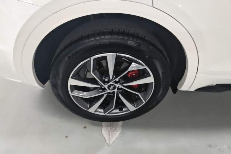 Used Audi Q5L 2025 40 TFSI Luxury Dynamic Edition Right Rear Wheel Hub