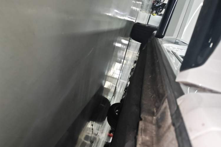 Used Audi Q5L 2025 40 TFSI Luxury Dynamic Edition Right Side Sill