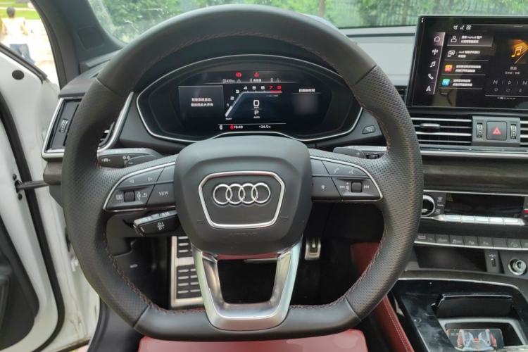 Used Audi Q5L 2025 quattro 45th Anniversary Edition 45 TFSI Luxury Dynamic Model Steering Wheel