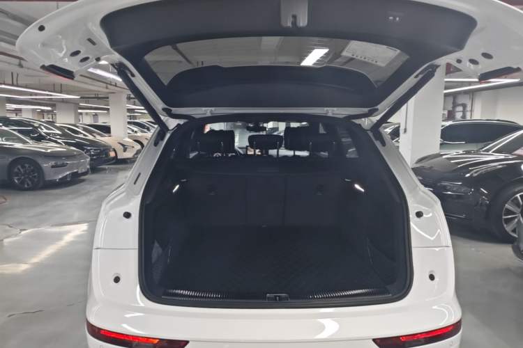 Used Audi Q5L 2025 40 TFSI Luxury Dynamic Edition Trunk